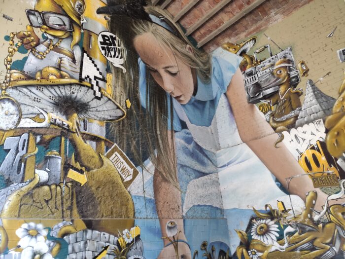 Alice graffiti